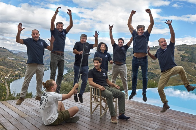 Douro-Boys-Group-jumping-small